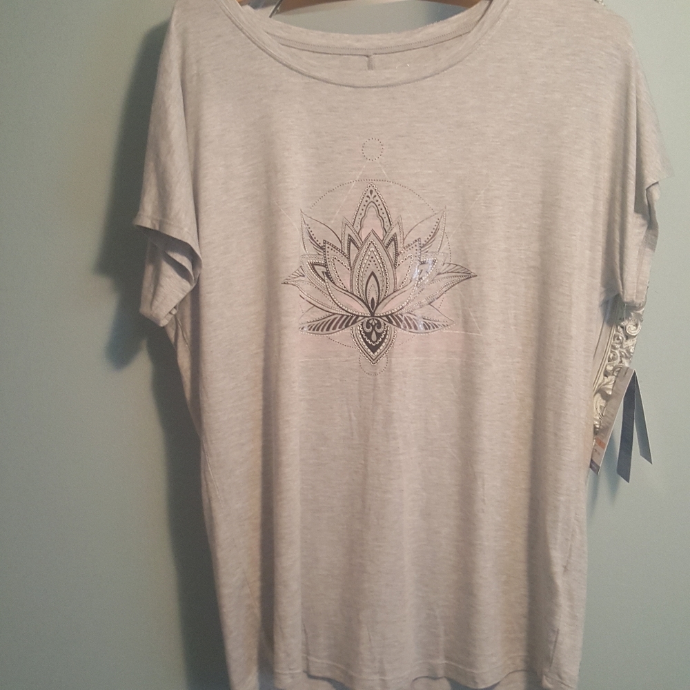 Gaiam Intention Lotus Yoga Tee Size M Nwt
